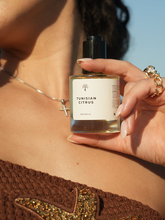 The Benefits of Organic Ingredients in Perfume Oils